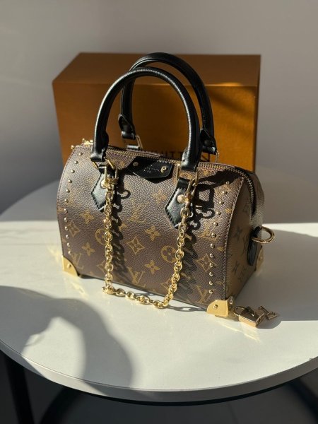حقيبة lv سبيدي <br> <span class='text-color-warm'>بيعت  كلها !</span>