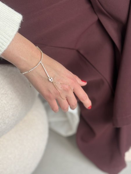 اسوارة الكف مكفول اللون ذهبي