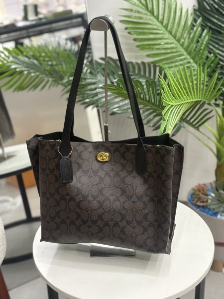 حقيبة كوتش حجم كبير