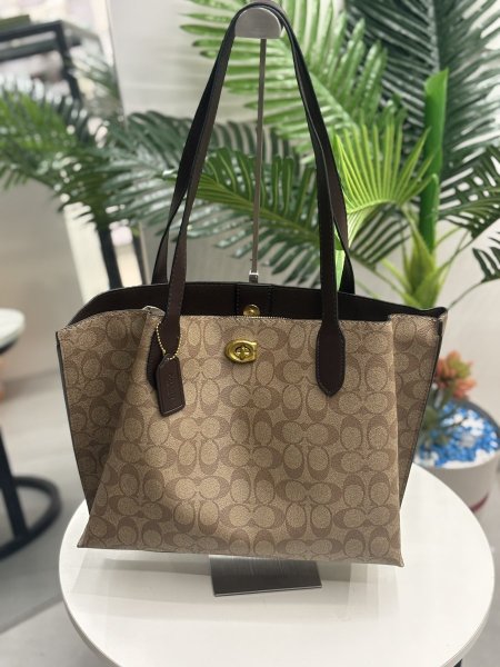 حقيبة كوتش حجم كبير