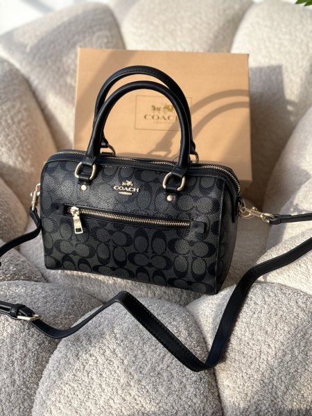 حقيبة كوتش لون اسود ورمادي