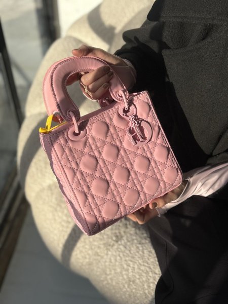 حقيبة شبيه ليدي ديور لون بينك