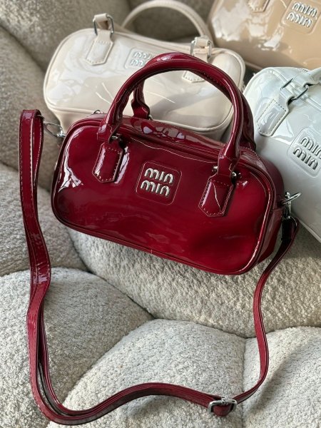 حقيبة شبيه ميو ميو  لون برغندي  كواليتي عالية جدا