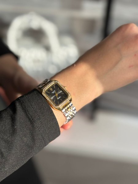 ساعه روليكس ارضيه سوداء