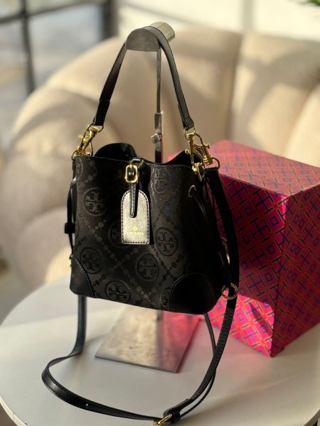 حقيبة كوتش لون اسود