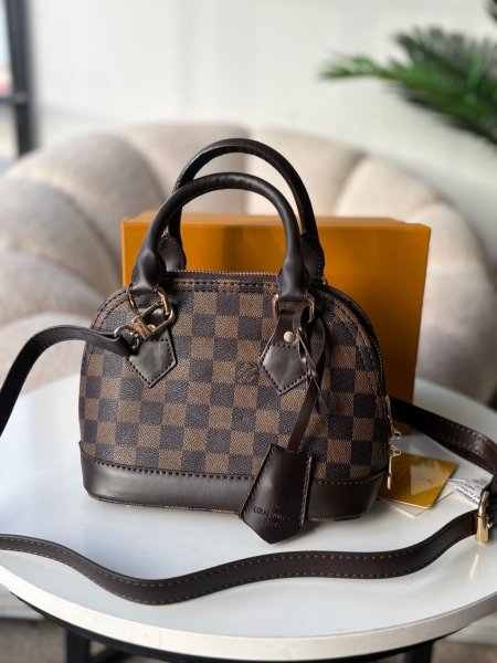 حقيبة lv ميني