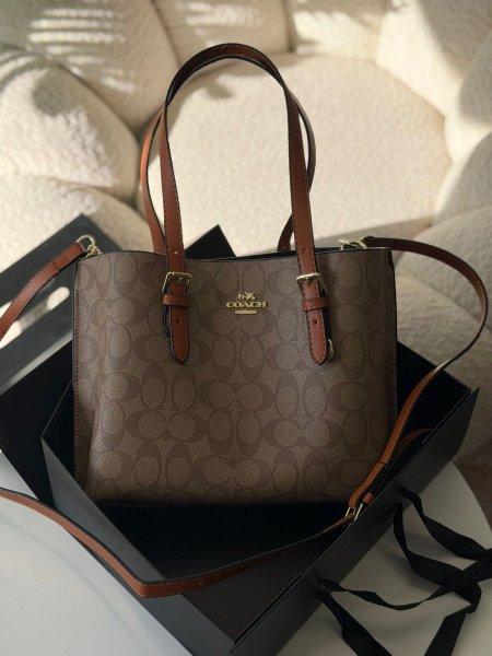 حقيبة كوتش مربع لون عسلي وبيج