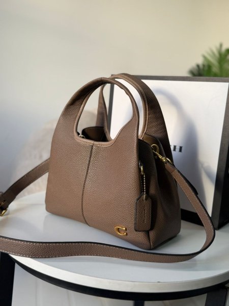 حقيبة كوتش لانا لون بيج