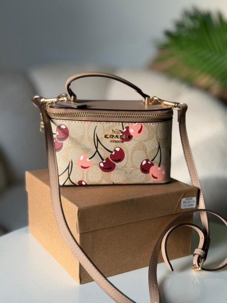 حقيبة كوتش ميني