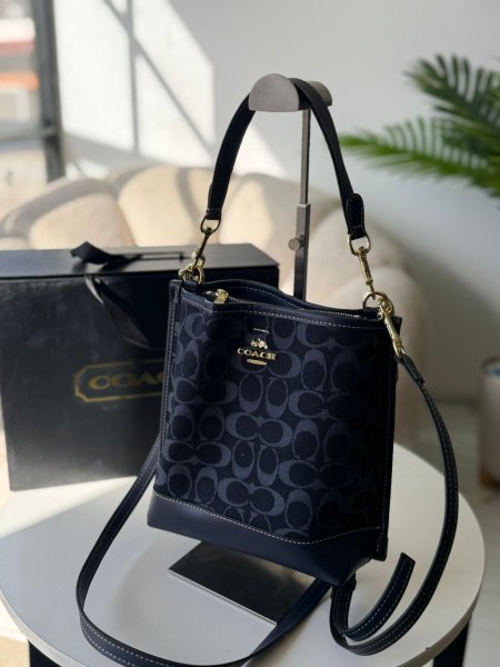 حقيبة كوتش طويل لون كحلي