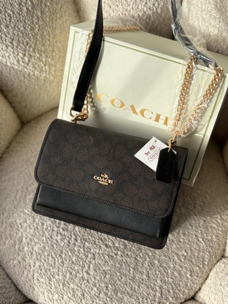 حقيبه كوتش لون اسود