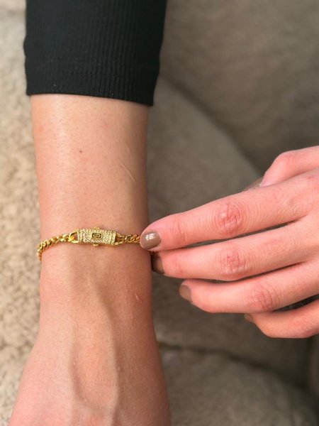 اسواره مناكو لون ذهبي حجم صغير مكفوله اللون