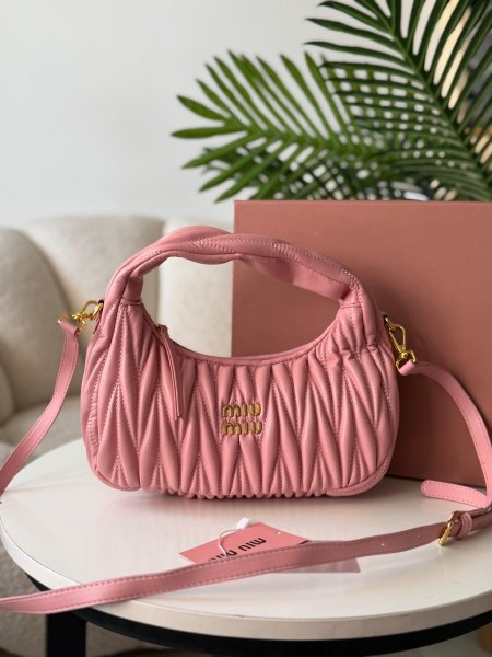 حقيبه ميو ميو لون زهري