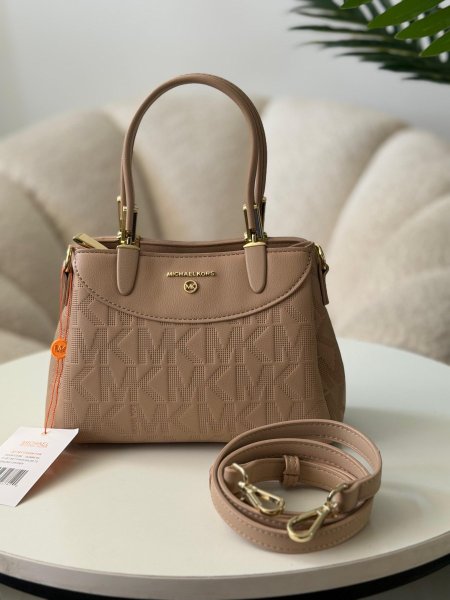 حقيبة مايكل كورس حجم صغير