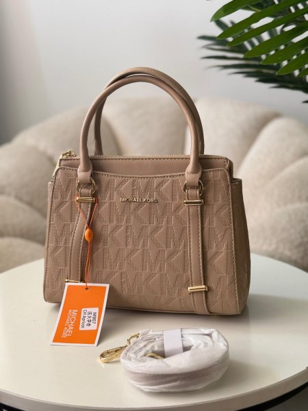 حقيبة مايكل كورس لون بيج  حجم وسط