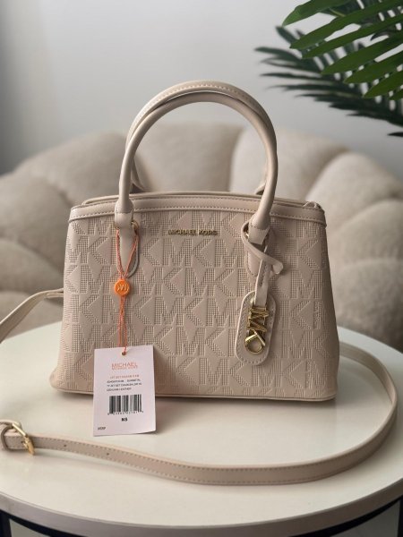 حقيبة مايكل كورس لون اوفوايت حجم وسط