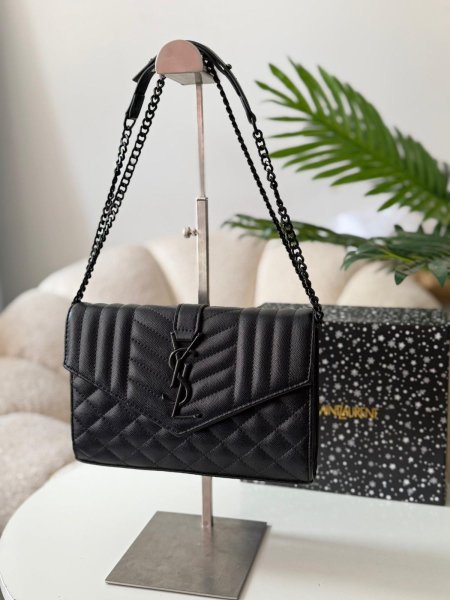 حقيبة سان لوران لون اسود هاردوير اسود  حجم القاعدة 23