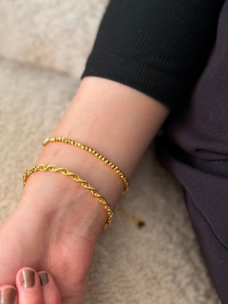 اسواره لون ذهبي مكفوله اللون