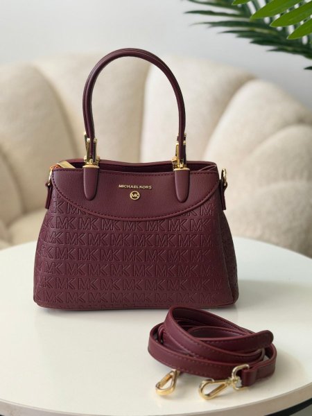 حقيبة مايكل كورس حجم وسط  لون برغندي