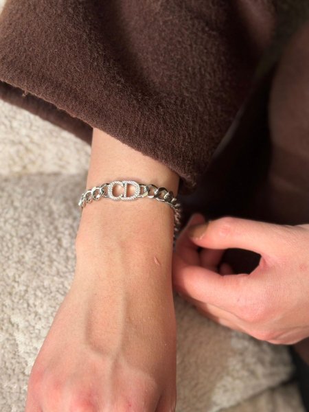 اسواره كريستين ديور لون سلفر