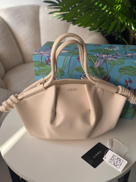 حقيبة لوي لون اوفوايت