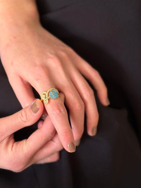 خاتم قل لون ازرق مكفول اللون