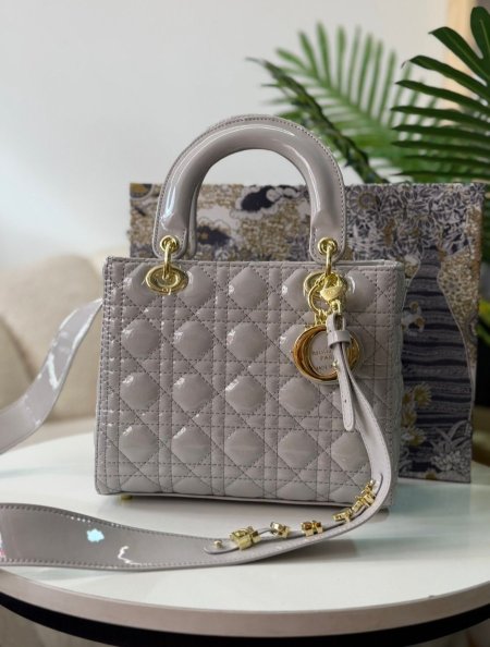 حقيبة ليدي ديور لون رمادي  حجم كبير
