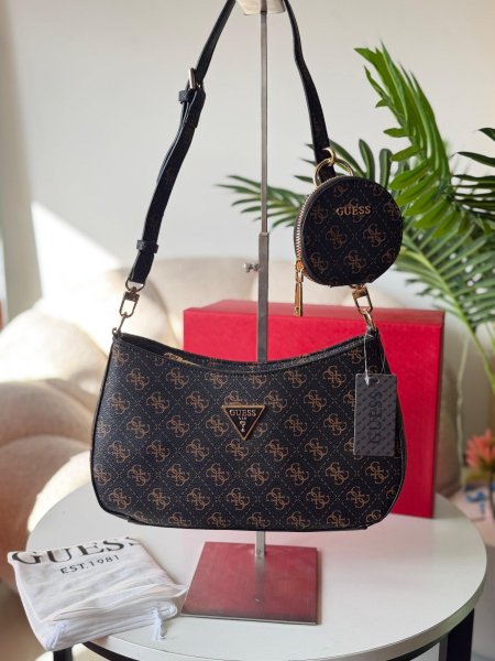 حقيبةًجيس شامل جزدان لون بني محروق