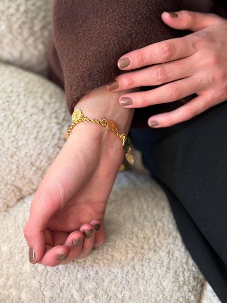 اسواره ليرات لون ذهبي مكفوله اللون