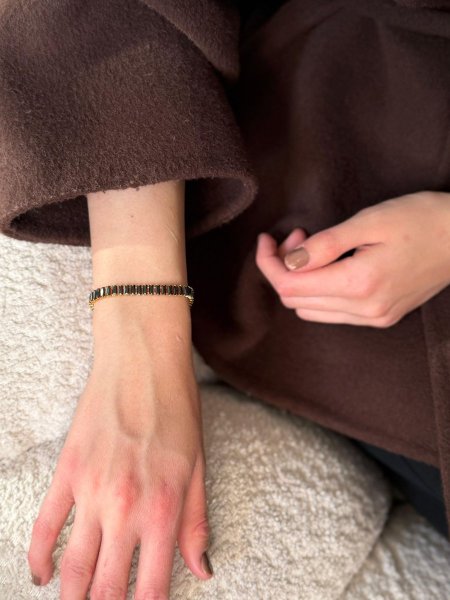 اسواره التنس لون اسود مكفوله اللون