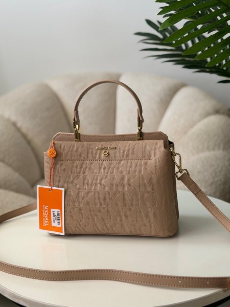 حقيبة مايكل كورس لون بيج حجم وسط