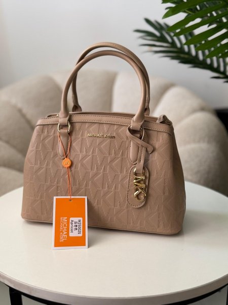 حقيبة مايكل كورس لون بيج  حجم وسط
