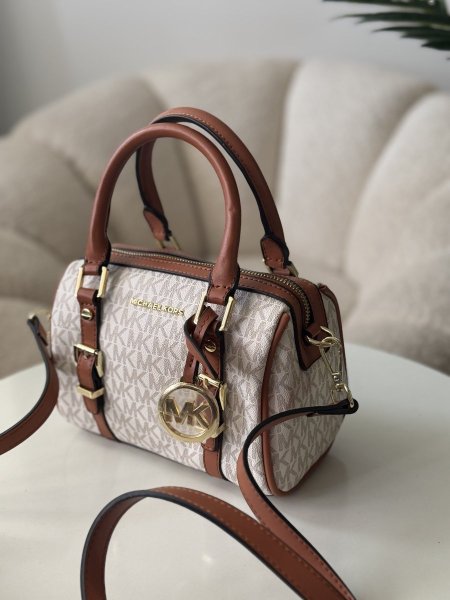 حقيبة مايكل كورس