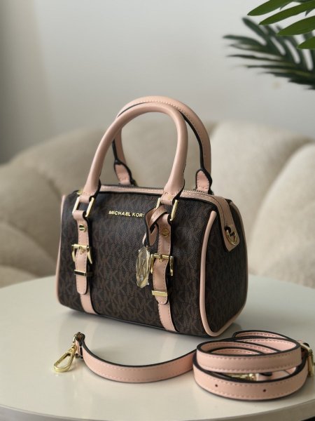 حقيبة مايكل كورس