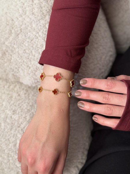 اسوارة ڤان كليف لون برغندي