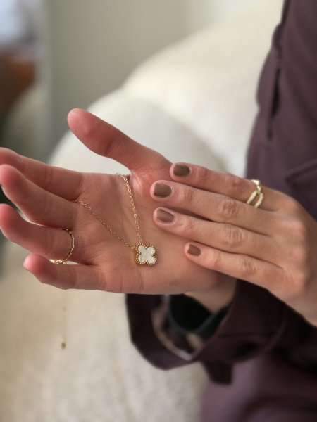 سنسال فان كليف لون ابيض