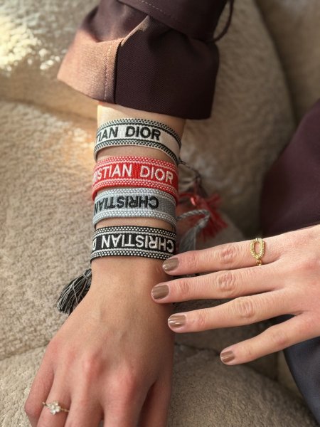 اسوارة كريستين ديور قماش