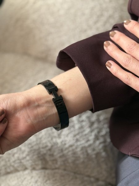 اسوارة ايرميز لون اسود