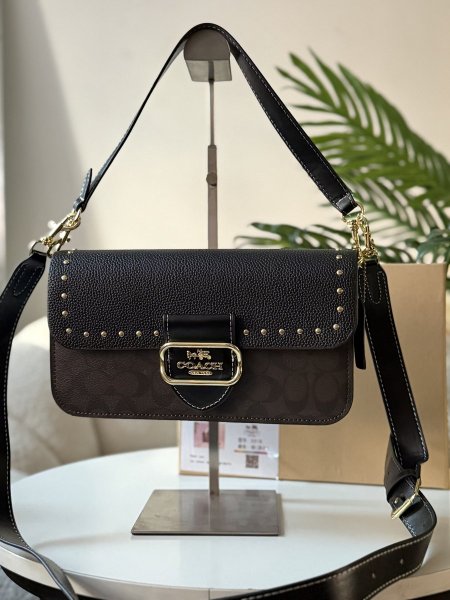 حقيبة كوتش لون اسود وبني محروق