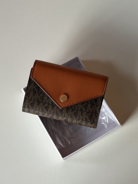 جزدان مايكل كورس