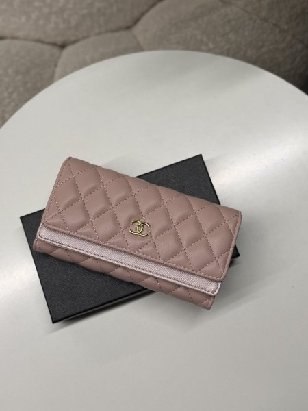 جزدان شانيل لون زهر بارد