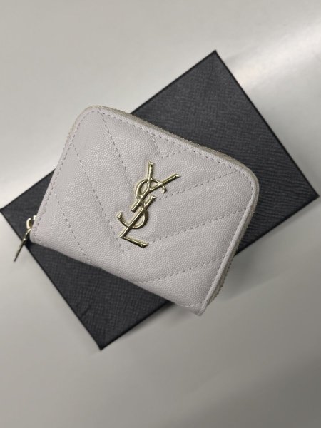 جزدان سان لوران لون ابيض