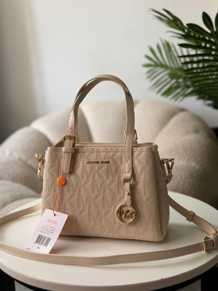 حقيبة مايكل كورس لون بيج فاتح