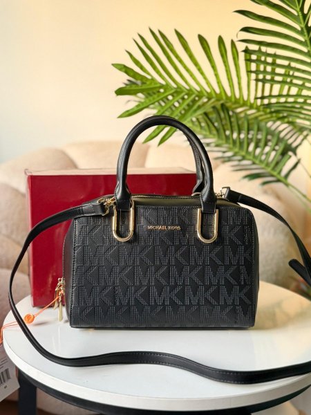 حقيبة مايكل كورس  اللون اسود