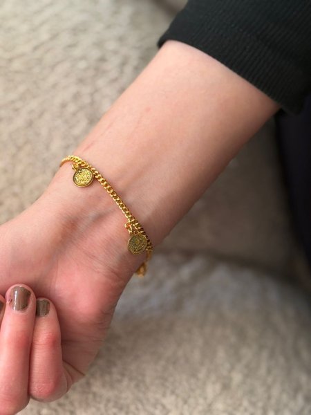 اسواره ليرات ناعمه لون ذهبي مكفوله اللون