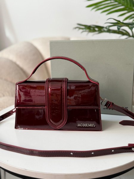 حقيبه جاكموس لون برغندي لامع