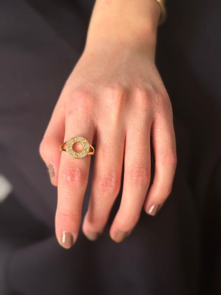 خاتم كارتير لون ذهبي مكفول اللون