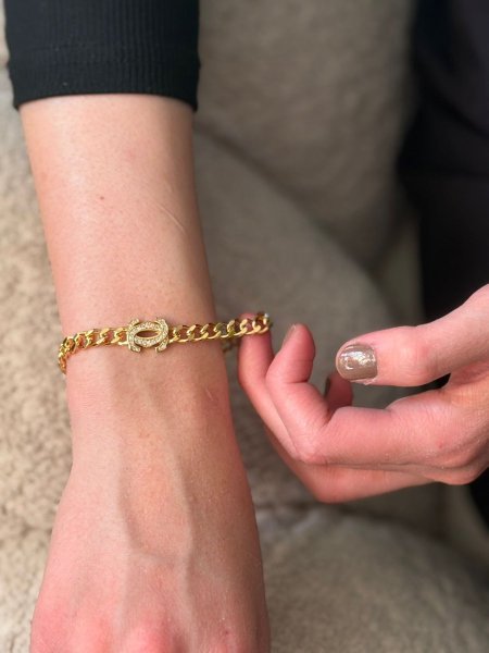 اسواره شانيل جنزير ناعم  لون ذهبي مكفوله اللون