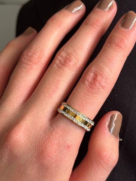 خاتم كارتير لون دهبي مكفول اللون