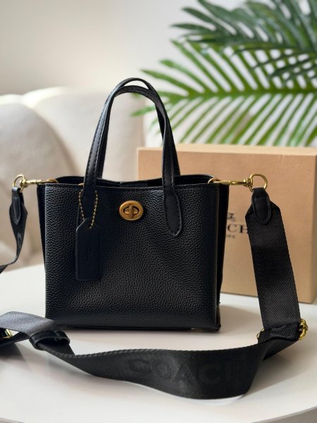 حقيبة كوتش ميني لون اسود